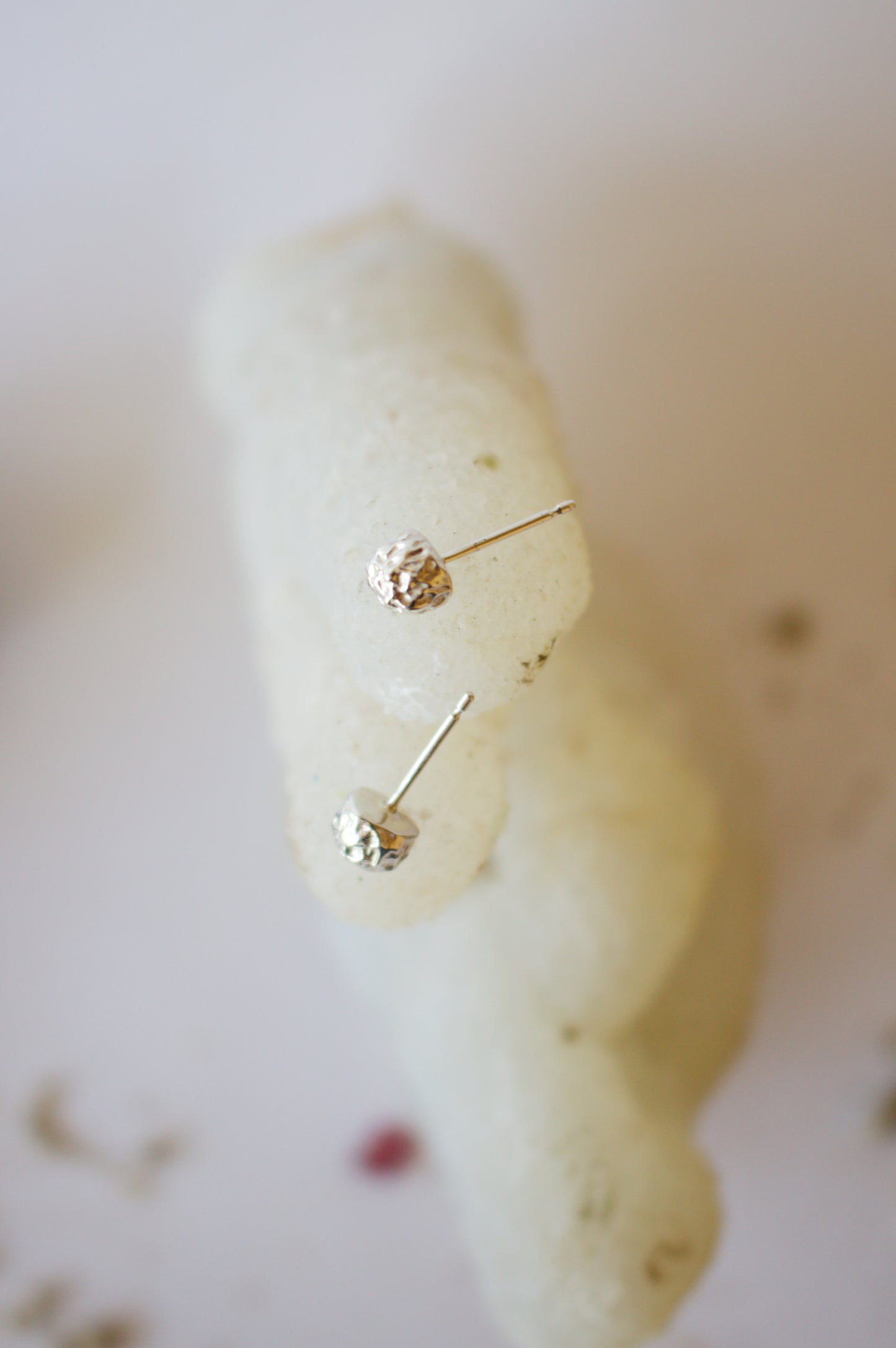Tephra Studs